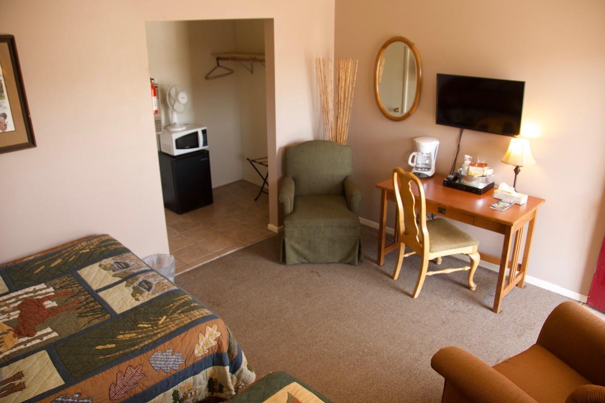Yellowstone Holiday Motel West Yellowstone Exteriör bild