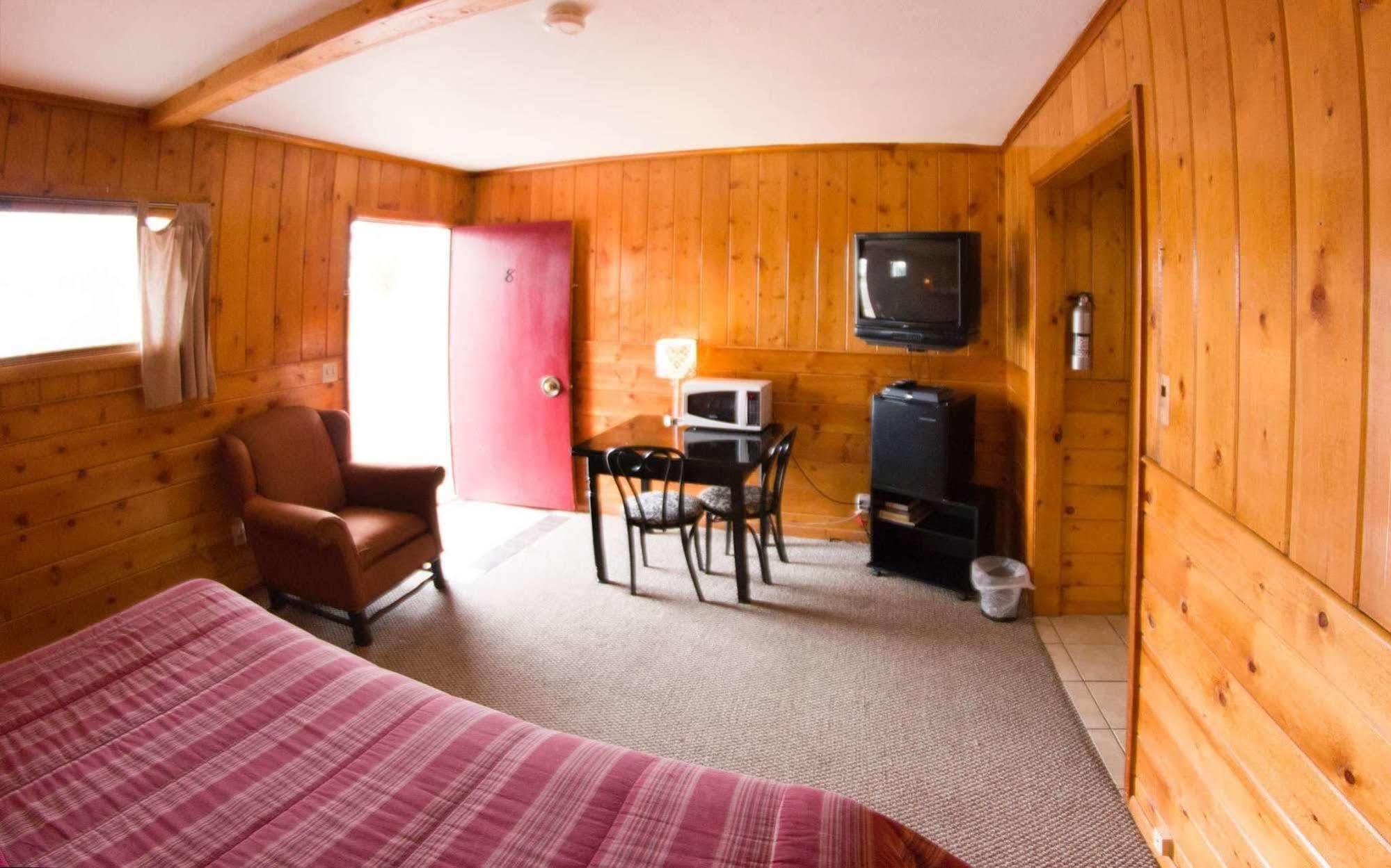 Yellowstone Holiday Motel West Yellowstone Exteriör bild