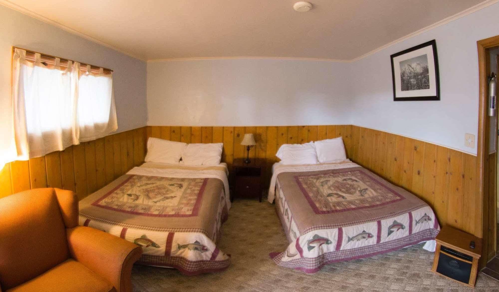 Yellowstone Holiday Motel West Yellowstone Exteriör bild