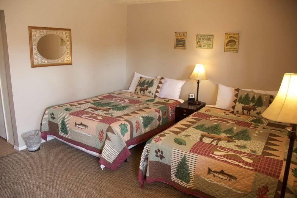 Yellowstone Holiday Motel West Yellowstone Exteriör bild